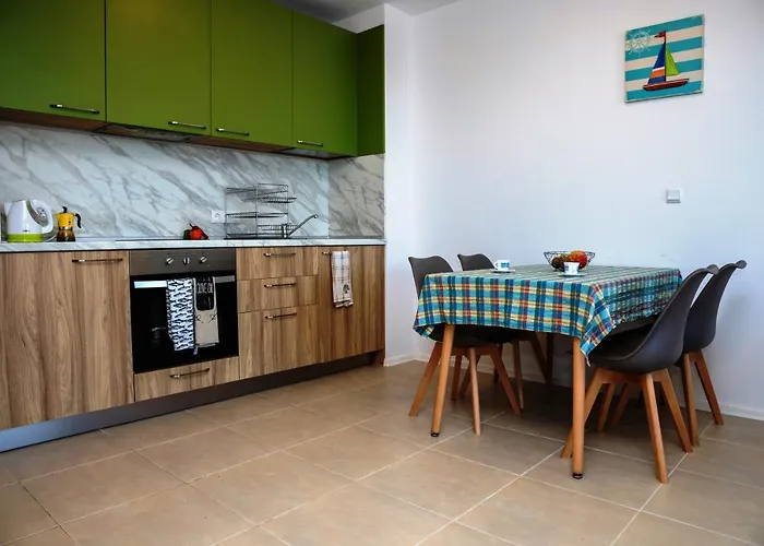 Life One-bedroom With Sea View By Flаt Manаger Apartament