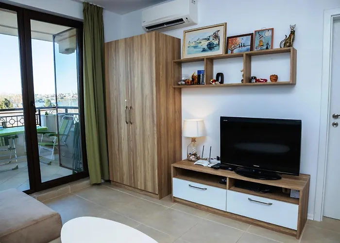 Apartament Life One-bedroom With Sea View By Flаt Manаger *