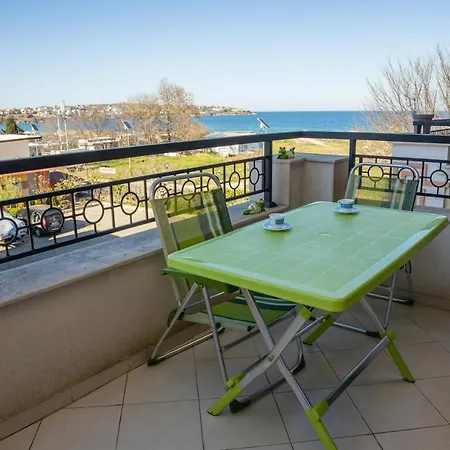 Life One-bedroom With Sea View By Flаt Manаger Apartament *