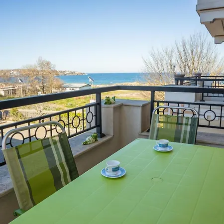 Apartament Life One-bedroom With Sea View By Flаt Manаger