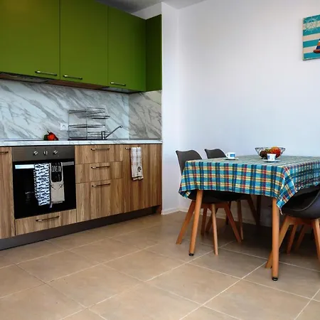 Life One-bedroom With Sea View By Flаt Manаger Apartament